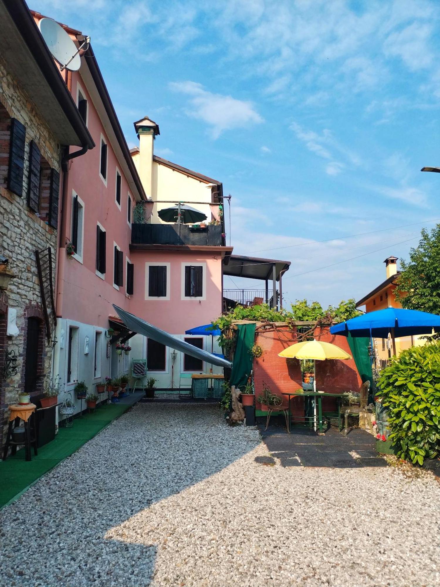 Art B&B La Casa Del Pittore Revine Lago Exterior photo